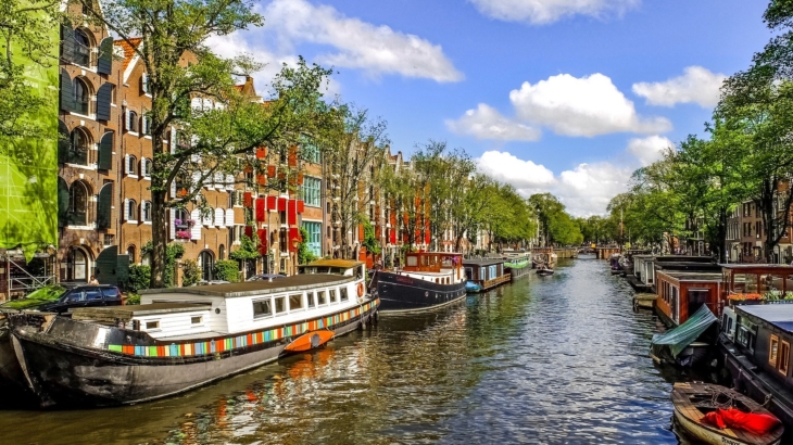 Amsterdam-Flying Care