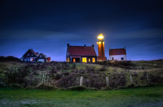lighthouse-1111176_1920